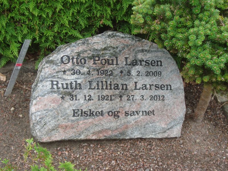 Ruth Lillian Larsen.JPG